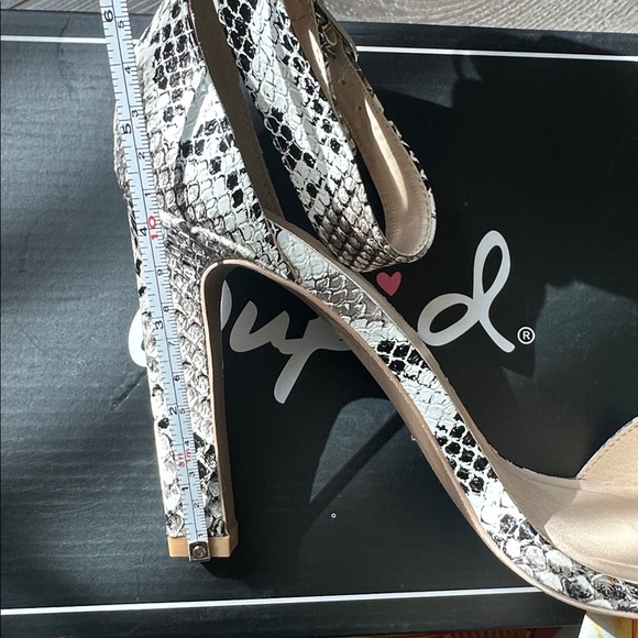 Qupid Black and White Snakeskin Heels - Picture 5 of 5